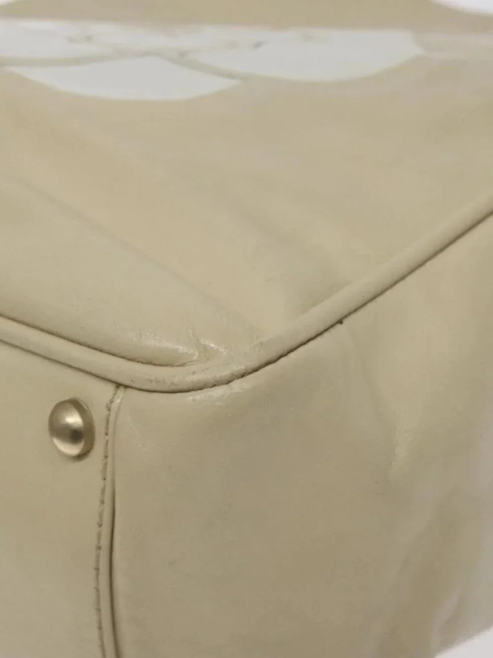 CHANEL Camelia Shoulder Bag Leather Ivory CC Auth 127482